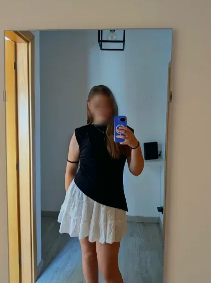 Danielle, 18