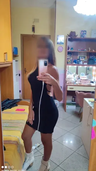 Kirsty, 34