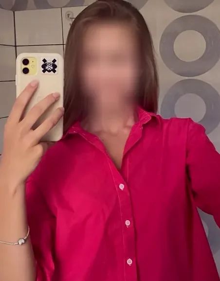 Nadia, 27