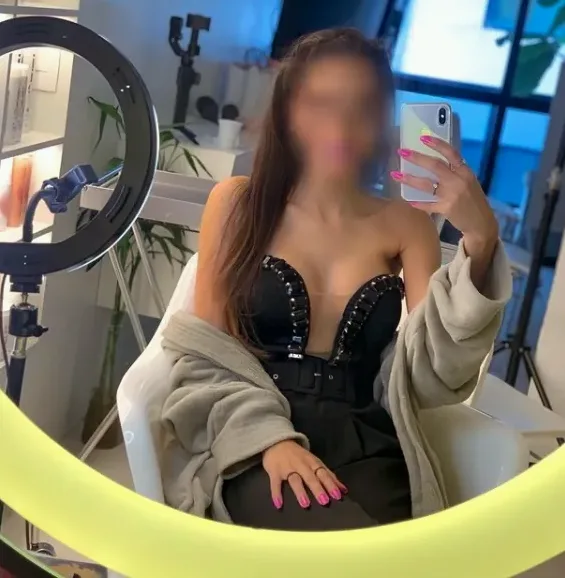 Yasmin, 37
